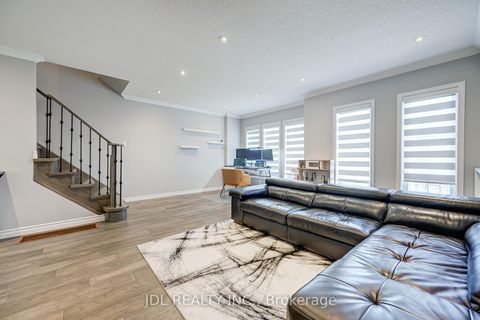 Photo 11 at 103 Thoroughbred Way, Berczy, Markham