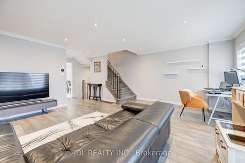 Photo 15 at 103 Thoroughbred Way, Berczy, Markham