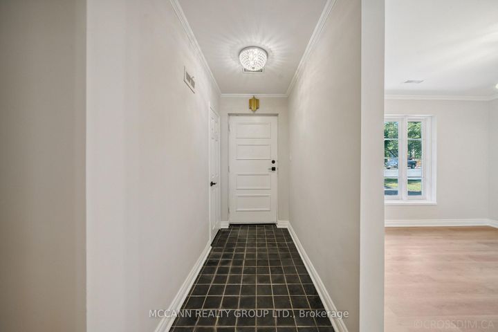 Photo 4 at 102 Yorkminster Road, Windfields, Toronto