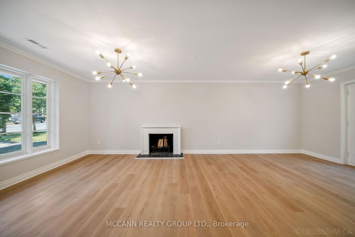 Photo 5 at 102 Yorkminster Road, Windfields, Toronto