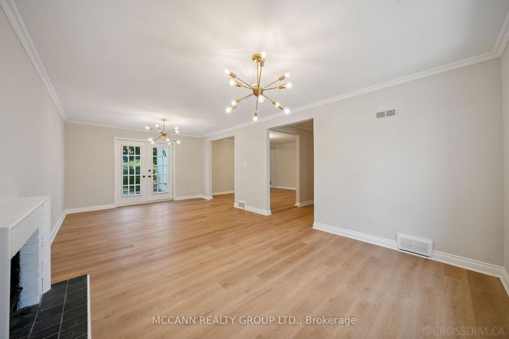 Photo 7 at 102 Yorkminster Road, Windfields, Toronto