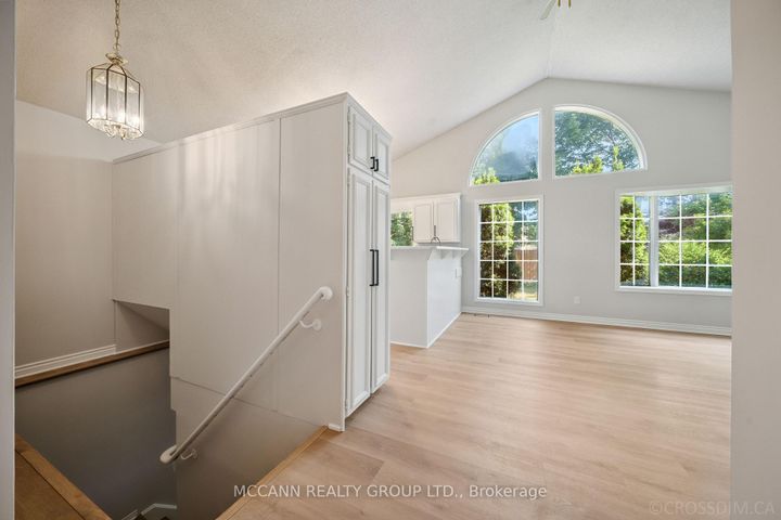 Photo 11 at 102 Yorkminster Road, Windfields, Toronto