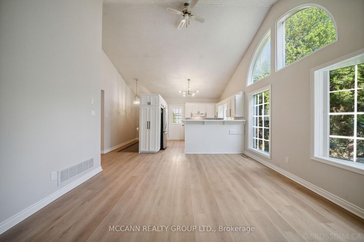 Photo 14 at 102 Yorkminster Road, Windfields, Toronto