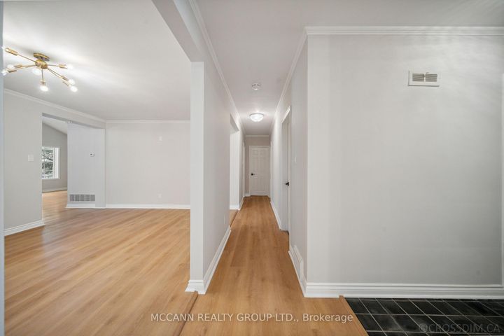 Photo 18 at 102 Yorkminster Road, Windfields, Toronto