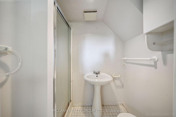 Photo 27 at 102 Yorkminster Road, Windfields, Toronto