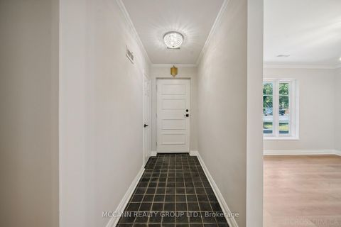 Photo 4 at 102 Yorkminster Road, Windfields, Toronto