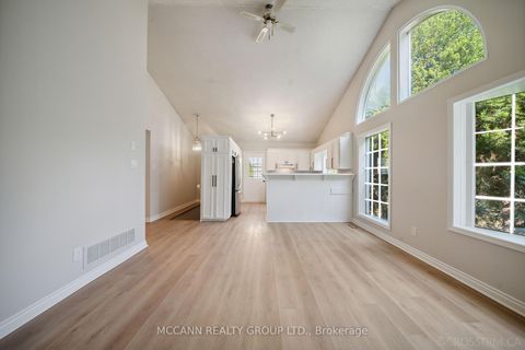 Photo 14 at 102 Yorkminster Road, Windfields, Toronto