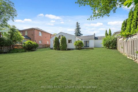 Photo 29 at 102 Yorkminster Road, Windfields, Toronto