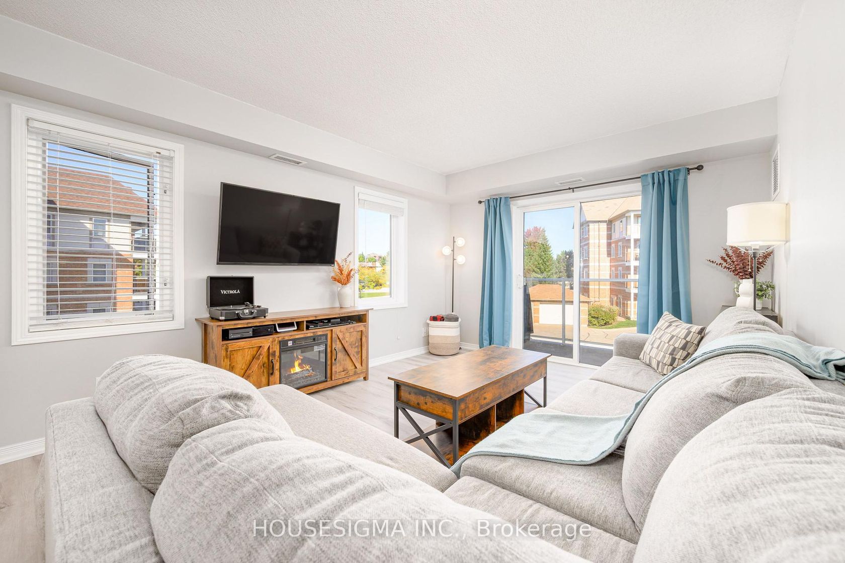 206 - 136 Aspen Springs Drive, Bowmanville, Clarington 