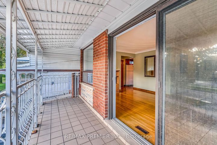 Photo 7 at 91 Hucknall Road, York University Heights, Toronto