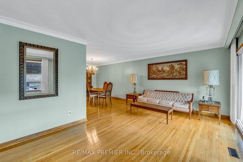 Photo 4 at 91 Hucknall Road, York University Heights, Toronto