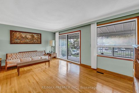 Photo 5 at 91 Hucknall Road, York University Heights, Toronto