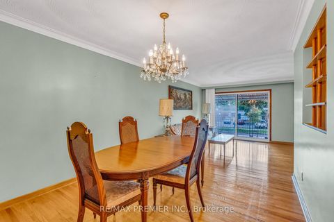 Photo 10 at 91 Hucknall Road, York University Heights, Toronto