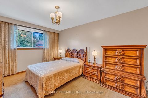 Photo 15 at 91 Hucknall Road, York University Heights, Toronto