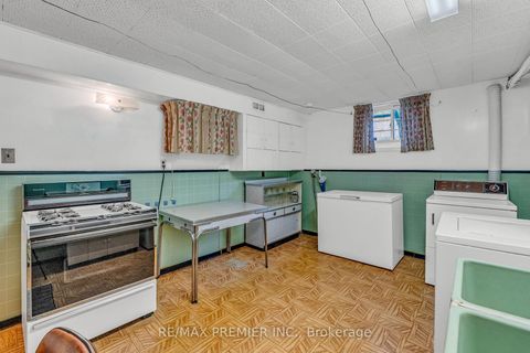 Photo 33 at 91 Hucknall Road, York University Heights, Toronto