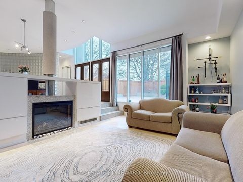 Photo 11 at 128 Laurentide Drive, Donalda, Toronto