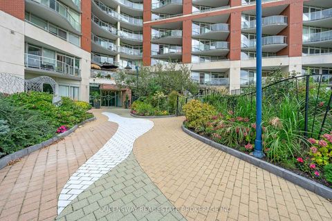 Photo 2 at 429 - 550 Queens Quay W, Waterfront Communities C1, Toronto
