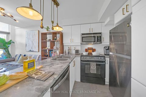 Photo 10 at 429 - 550 Queens Quay W, Waterfront Communities C1, Toronto