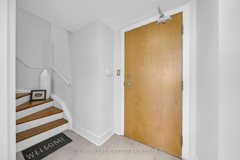 Photo 13 at 429 - 550 Queens Quay W, Waterfront Communities C1, Toronto