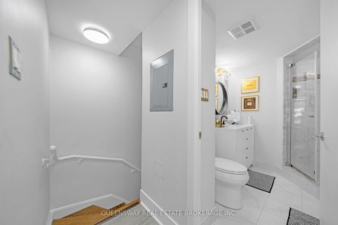Photo 21 at 429 - 550 Queens Quay W, Waterfront Communities C1, Toronto