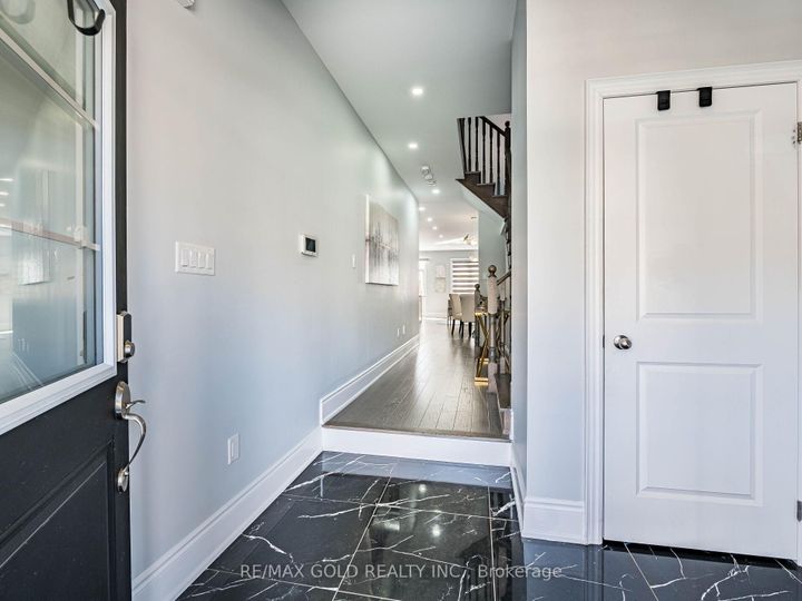 Photo 3 at 105 Boathouse Road, Northwest Brampton, Brampton