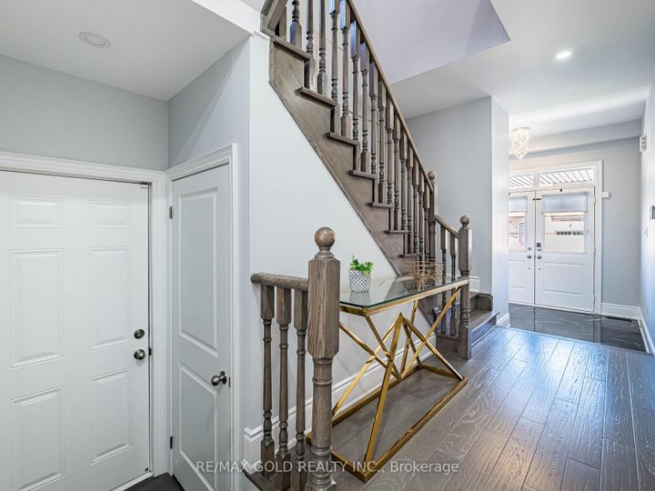 Photo 5 at 105 Boathouse Road, Northwest Brampton, Brampton