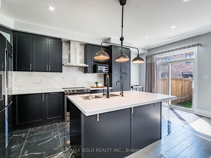 Photo 15 at 105 Boathouse Road, Northwest Brampton, Brampton