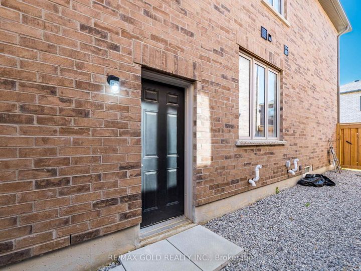 Photo 31 at 105 Boathouse Road, Northwest Brampton, Brampton