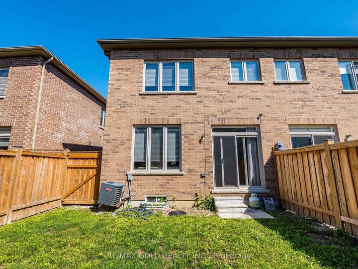 Photo 32 at 105 Boathouse Road, Northwest Brampton, Brampton