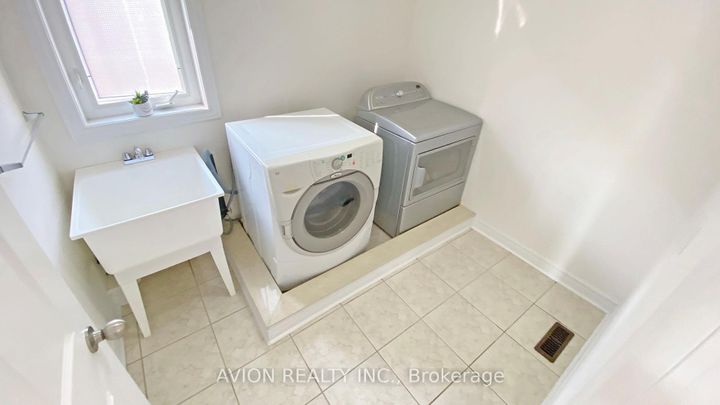 Photo 23 at 5173 Churchill Meadows Boulevard, Churchill Meadows, Mississauga