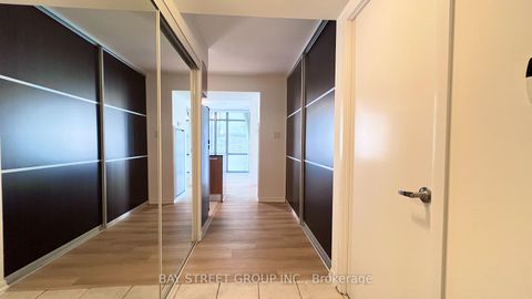 Photo 4 at 508 - 38 Grenville Street, Bay Street Corridor, Toronto