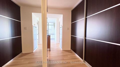 Photo 7 at 508 - 38 Grenville Street, Bay Street Corridor, Toronto