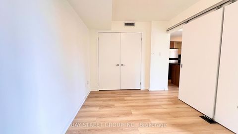 Photo 14 at 508 - 38 Grenville Street, Bay Street Corridor, Toronto
