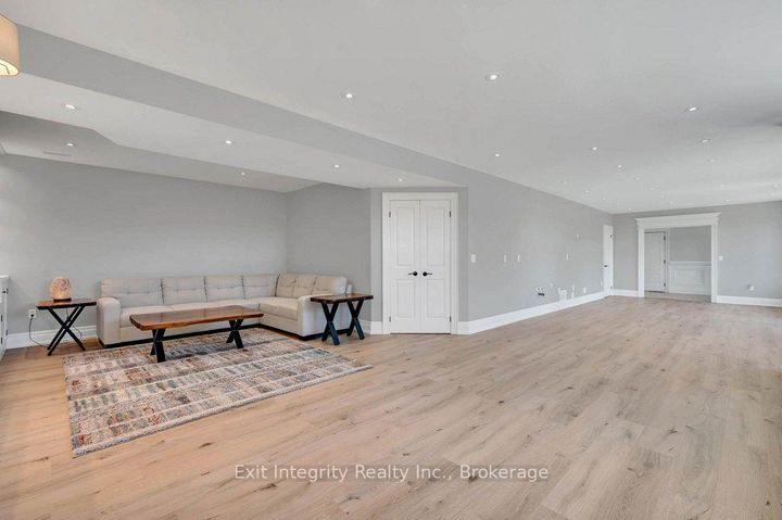 Photo 8 at 407 Harrisburg Road, Rural Flamborough, Hamilton