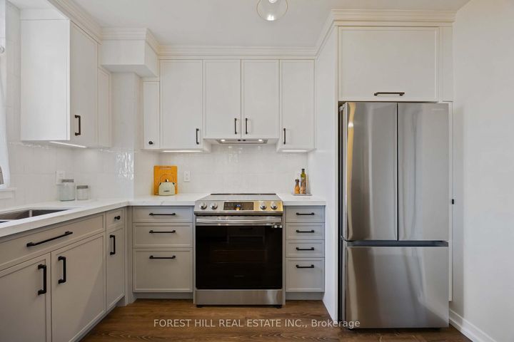 Photo 10 at 623 - 816 Lansdowne Avenue, Junction, Toronto