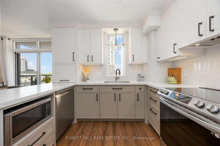 Photo 11 at 623 - 816 Lansdowne Avenue, Junction, Toronto