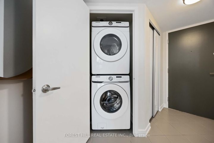 Photo 19 at 623 - 816 Lansdowne Avenue, Junction, Toronto
