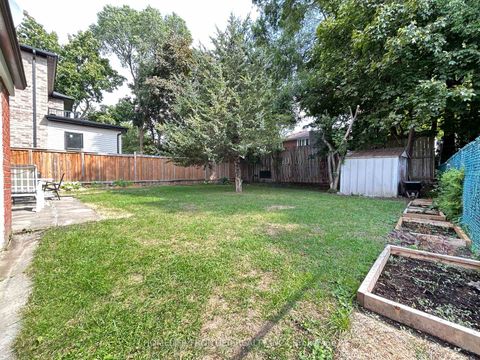 Photo 5 at 27 Rensburg Drive, Ionview, Toronto