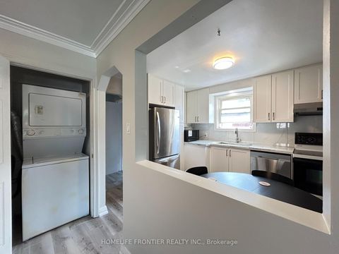 Photo 12 at 27 Rensburg Drive, Ionview, Toronto