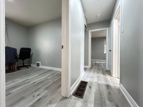 Photo 16 at 27 Rensburg Drive, Ionview, Toronto