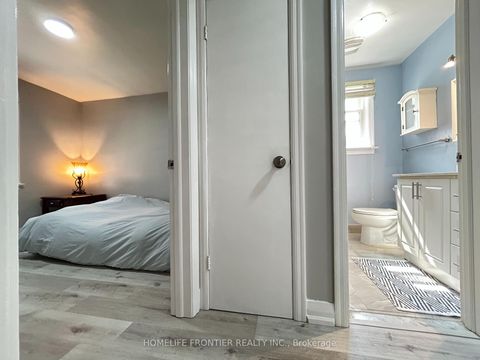 Photo 17 at 27 Rensburg Drive, Ionview, Toronto