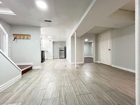 Photo 25 at 27 Rensburg Drive, Ionview, Toronto