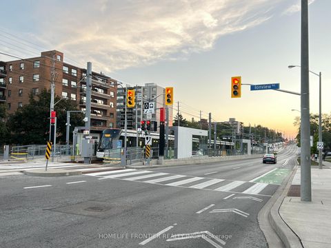 Photo 33 at 27 Rensburg Drive, Ionview, Toronto