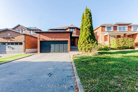 Photo 3 at 100 Nimbus Place, East Woodbridge, Vaughan