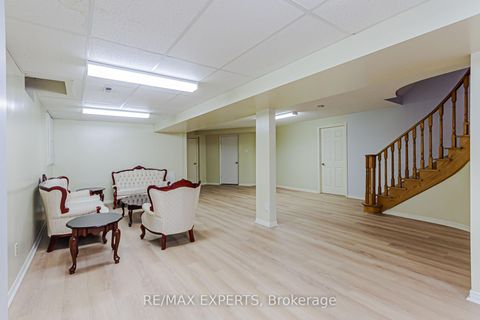 Photo 10 at 100 Nimbus Place, East Woodbridge, Vaughan
