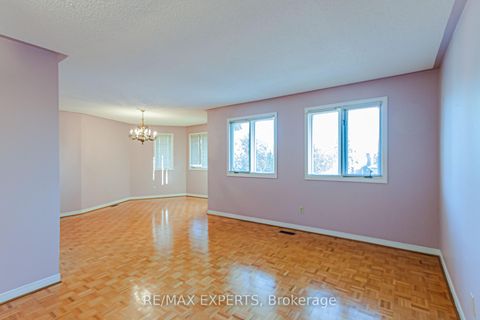 Photo 15 at 100 Nimbus Place, East Woodbridge, Vaughan