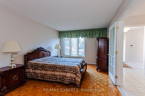 Photo 38 at 100 Nimbus Place, East Woodbridge, Vaughan