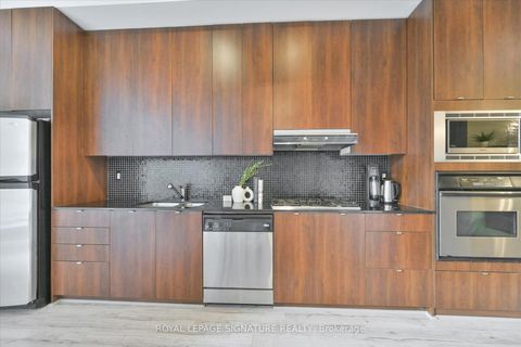 Photo 6 at 305 - 23 Brant Street, Waterfront Communities C1, Toronto