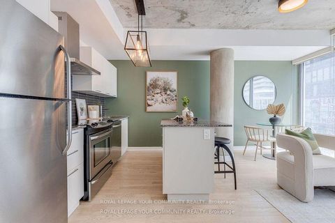 Photo 2 at 211 - 650 King Street W, Waterfront Communities C1, Toronto