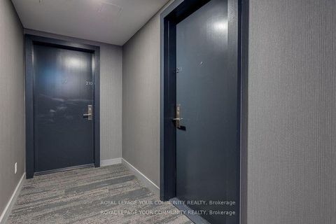 Photo 16 at 211 - 650 King Street W, Waterfront Communities C1, Toronto